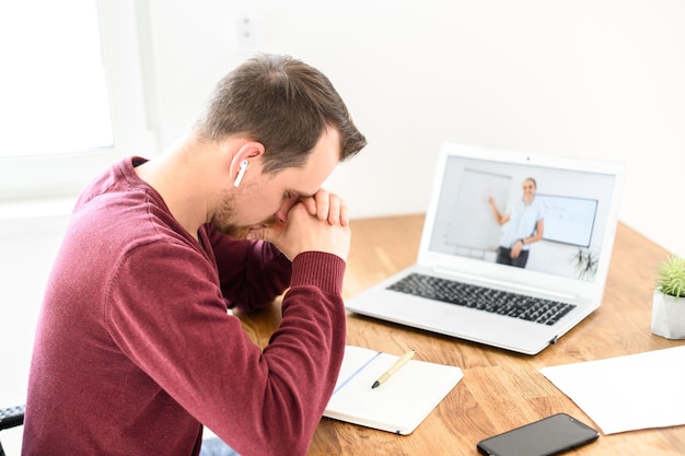 Descubra o Que é Psicologia Online e Como Funciona Imagem sobre psicologia online
